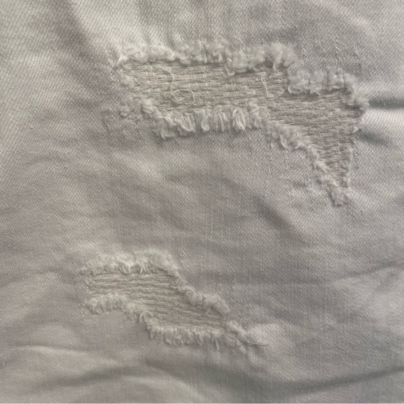 NWT Southern Tide White Denim Distressed Shorts Size 27 - Picture 5 of 7